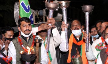 PM मोदी की सुरक्षा में चूक पर जनआक्रोश मशाल जुलूस निकाल कर जताया विरोध, पंजाब की कांग्रेस सरकार को बर्खास्त करने की मांग की