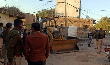 सुराणा : एक माह की दी थी डेडलाइन, कुछ ही घंटे में अतिक्रमणों पर चला दिया बुलडोजर, पुलिस चौकी स्थापित, चौराहे पर CCTV कैमरे भी लगेंगे