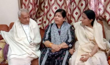 संस्कृति मंत्री उषा ठाकुर ने पूर्व गृह मंत्री हिम्मत कोठारी से की मुलाकात, बोलीं- हिम्मतजी जितने अच्छे राजनेता हैं उतने ही अच्छे मार्गदर्शक भी हैं