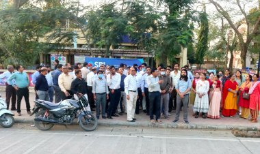 सप्ताह में पांच दिन ही बैंकिंग सहित अन्य लंबित मुद्दों को लेकर बैंककर्मियों ने फिर बुलंद की आवाज, यूनाइटेड फोरम के बैनर तले किया प्रदर्शन