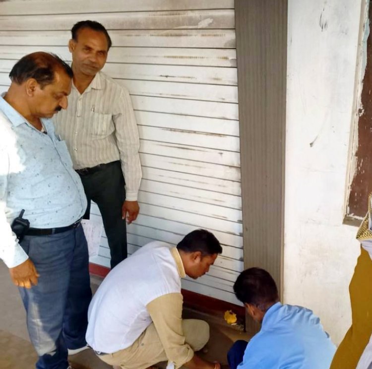संपत्ति कर चोरी के मामले में तीन भवन मालिकों को 5 गुना राशि जमा कराने का नोटिस, किराया बाकी होने से 3 दुकानें सील