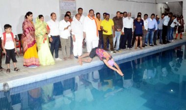रतलाम न्यूज : कुशाभाऊ ठाकरे तरणताल (स्वीमिंग पूल) नागरिकों के लिए फिर से खुला, विधायक चेतन्य काश्यप की उपस्थिति में हुआ शुरू