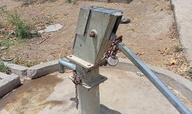 हे राम ! ये क्या कर डाला, पानी पर ताला क्यों डाला, यह भारतीय रेलवे है या ईस्ट इंडिया कंपनी