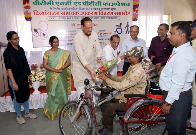 काम तो सभी करते हैं लेकिन किसी के दुख-दर्द को समझकर उसका जीवन बेहतर बनाना मानवीयता का परिचायक है : विधायक डॉ. पांडेय