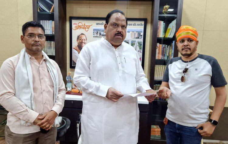 भाजपा मंडल अध्यक्ष नीलेश गांधी ने रतलाम विधायक चेतन्य काश्यप से निर्माण अनुमति में नजूल की NOC की अनिवार्यता समाप्त कराने की लगाई गुहार