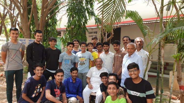 मन एकाग्र करना और समता सिखाती है विपश्यना, किसी के मन से अंधेरे का डर दूर हुआ तो किसी ने जीवन जीने का तरीका सीखा