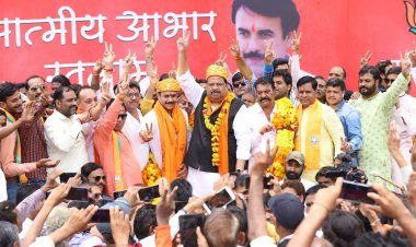 धन्यवाद रतलाम ! विधायक चेतन्य काश्यप के साथ शहर भर में घूमे नवनिर्वाचित महापौर प्रहलाद पटेल, ज्ञापित किया मतदाताओं का आभार