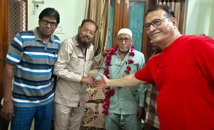 ग़ज़ल गोष्ठी : 'परवाज़ कर रहा है मगर चीखता हुआ...'