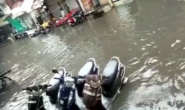 सावन के आखिर में भादौ सा पानी : दिल्ली-मुंबई रेलमार्ग बाधित, सड़क मार्ग भी अवरुद्ध, जानिए आज सुबह तक रतलाम में कितनी हुई बारिश