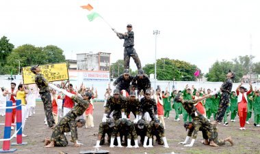 स्वतंत्रता दिवस पर प्रभारी मंत्री भदौरिया ने ध्वजारोहण कर परेड की सलामी ली, श्रेष्ठ कार्य और प्रस्तुति के लिए पुरस्कार भी बांटे