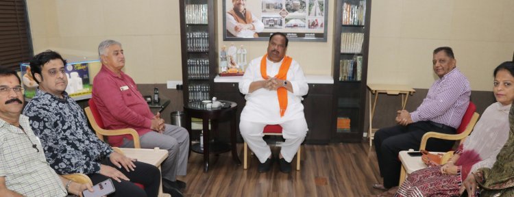 चेतन्य काश्यप फाउंडेशन के प्रतिभा सम्मान समारोह की तैयारियां अंतिम चरण में, मेधावी विद्यार्थियों के गिफ्ट कूपन विद्यालयों में पहुंचे