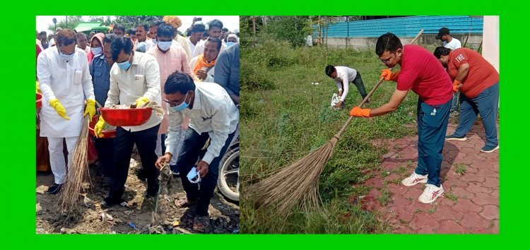 विधायक मकवाना, कलेक्टर सूर्यवंशी और निगम आयुक्त गहलोत ने लगाई झाड़ू, सेवा पखवाड़े में दिया स्वच्छता का संदेश