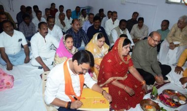 महापौर प्रहलाद पटेल ने नगर निगम कार्यालय में किया सरस्वती और कलम-दवात का पूजन