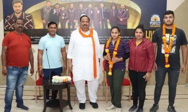 कुश्ती की राष्ट्रीय स्पर्धा के लिए रतलाम के दो पहलावन मोक्ष व भूमि का विधायक चेतन्य काश्यप ने किया स्वागत