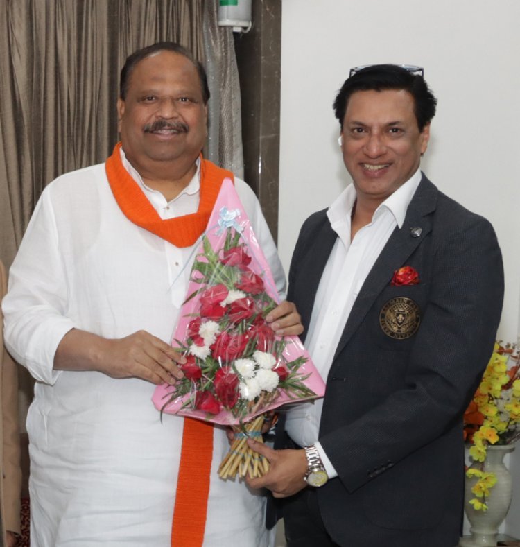 फिल्म निर्माता-निर्देशक मधुर भंडारकर ने विधायक काश्यप से की मुलाकात, फीफा विश्वकप में प्रस्तुति देने के बाद आज रतलाम लौटेंगे संगीतकार सिद्धार्थ