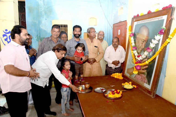 परम पूज्य श्री रामचन्द्र जी डोंगरे महाराज की 32वीं पुण्यतिथि मनाई, श्री बद्रीनारायण सेवा ट्रस्ट ने वितरित की भोजन प्रसादी