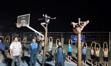 चंद सेंकड में जमीन से मलखंब के पोल पर चढ़ गए खिलाड़ी, क्योंकि इन्हें खेल चेतना मेमले में जीतना है मैडल