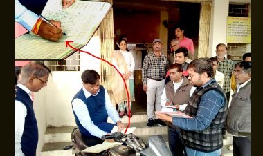 कृषि उपज मंडी है या मनमानी का अड्डा, कलेक्टर ने निरीक्षण किया तो 9 कर्मचारी गैरहाजिर मिले, सब का एक दिन का वेतन काटने के निर्देश