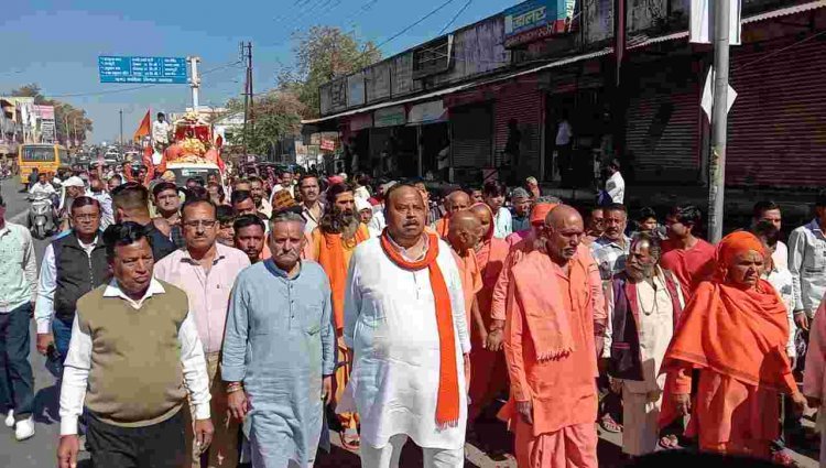 अखण्ड ज्ञान आश्रम में हुई महामण्डलेश्वर स्वामी श्रीश्री 1008 स्वरूपानंदजी महाराज की समाधि, समाधि से पहले शहर में निकली डोल यात्रा