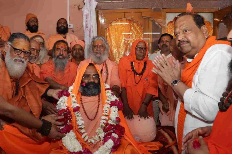 अखण्ड ज्ञान आश्रम में पौडशी भंडारे के साथ हुआ संत दर्शन और सत्संग, स्वामी देवस्वरूपानन्दजी का पट्टाभिषेक भी हुआ