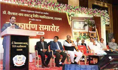 मैं पास्ट में ज्यादा नहीं देखता, मुरैना के गांव से मैं यहां तक पहुंचा, आप तो रतलाम से और ऊंचाइयां छू सकते हैं- न्यायमूर्ति जे.के. माहेश्वरी