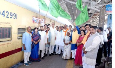 मुख्यमंत्री तीर्थ दर्शन योजना के तहत रतलाम जिले के 375 यात्री रामेश्वरम् के लिए रवाना