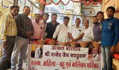 आचार्य जयंतसेन सुरीश्वरजी की छठी पुण्यतिथि पर हुए विभिन्न आयोजन, सामूहिक सामयिक और गुणानुवाद सभा के साथ गोसेवा भी हुई