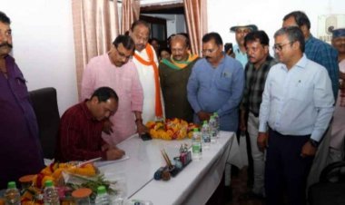 आरडीए अध्यक्ष अशोक पोरवाल ने ग्रहण किया पदभार, पीएम और सीएम की मंशानुसार लोगों को सस्ते प्लॉट उपलब्ध कराना प्राथमिकता रहेगी, देखें वीडियो...