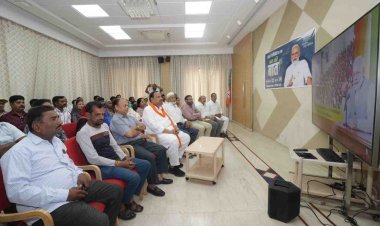 मन की बात कार्यक्रम के 100वें एपिसोड ने रचा इतिहास, जिले के 1295 बूथों पर सैकड़ों लोगों ने एक साथ देखा और सुना