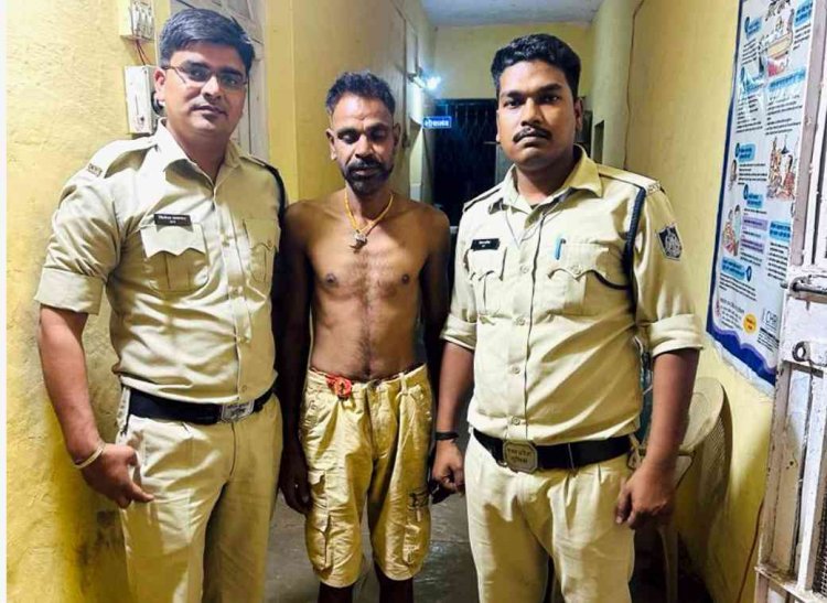 चरित्र शंका में कुल्हाड़ी से वार कर पत्नी की हत्या कर दी थी, पुलिस ने 36 घण्टे के भीतर कर लिया गिरफ्तार