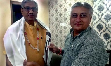 रेलवे चेयरमैन लाहोटी को रतलाम के पूर्व महापौर शैलेंद्र डागा ने दिया मांग-पत्र, रेल सुविधाएं बढ़ाने और अवरुद्ध सुविधाएं पुनः शुरू करने की मांग की