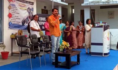 सीएम राइस शासकीय विनोबा स्कूल में लगी मस्ती की क्लास, भाजपा महापौर ने गाए गीत, देखें वीडियो...