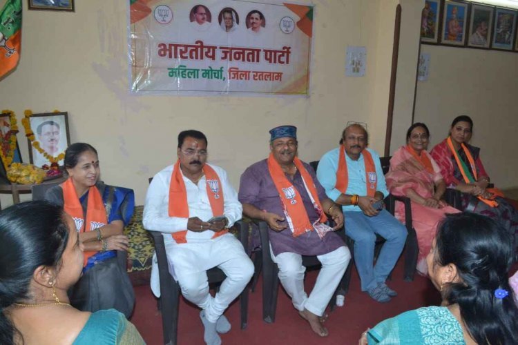 बूथ विजय संकल्प अभियान में सशक्त भूमिका निभाए भाजपा महिला मोर्चा : प्रदीप पांडेय