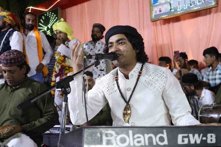 महफिल-ए-समां : ज़मीं से आए हैं चल कर ज़मी पर देख लेते हैं, चलो हम बुलंदी से उतर कर देख लेते हैं- रईस अनीस साबरी
