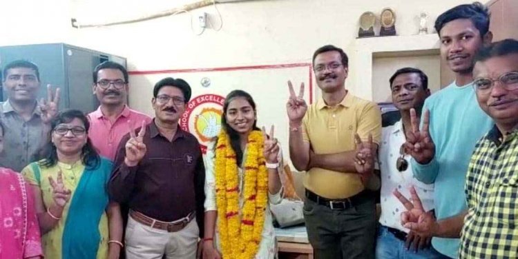 10वीं और 12वीं की परीक्षा में उत्कृष्ट विद्यालय का उत्कृष्ट प्रदर्शन, दो विद्यार्थियों ने प्रदेश की मेरिट में पाया स्थान