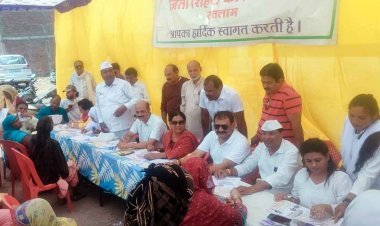 कांग्रेस के ‘सशक्त बेटी - समृद्ध नारी’ के अभियान के तहत ‘नारी सम्मान योजना’ के लिए महिलाओं ने कराया पंजीयन