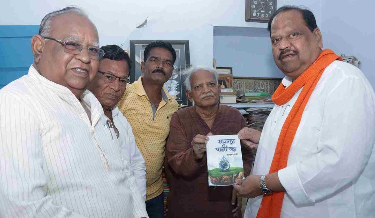 विधायक चेतन्य काश्यप ने पद्मश्री डॉ. लीला जोशी, साहित्यकार अज़हर हाशमी और डॉ. जयकुमार जलज सहित अन्य प्रबुद्धजनों से किया महासंपर्क, मोदीजी की उपलब्धियां बताईं
