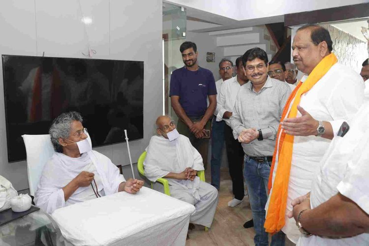 विधायक चेतन्य काश्यप ने उप प्रवर्तक श्री अरुणमुनिजी म.सा. से लिया आशीर्वाद, प्रबुद्धजनों से मुलाकात के दौरान हुई सुखद भेंट