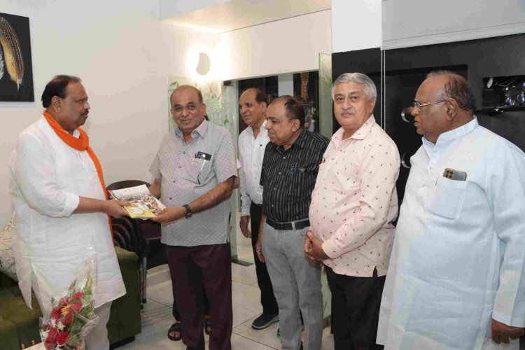 भाजपा का महासंपर्क : विधायक चेतन्य काश्यप ने समाजसेवी और व्यवसायी भगवानदास त्रिलोकचंदानी से किया जनसंपर्क