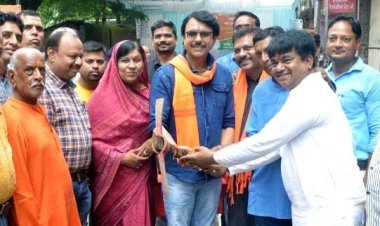 वार्ड क्रमांक 45 के सुतारों का वास से ईदगाह रोड नाले तक सीमेन्ट कांक्रीट सड़क का महापौर पटेल ने किया भूमि पूजन