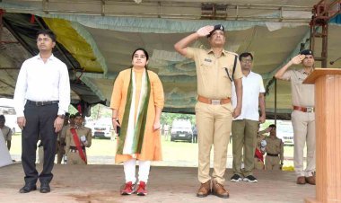 स्वतंत्रता दिवस समारोह की हुई फुलड्रेस रिहर्सल, कलेक्टर और एसपी की मौजूदगी में ध्वजारोहण कर परेड की सलामी ली