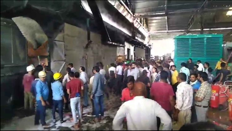 कटारिया प्लास्टिक प्राइवेट लिमिटेड में लगी भीषण आग, कवरेज करने पहुंचे मीडियाकर्मी से फैक्टरी स्टाफ ने की गुंडागर्दी, मोबाइल छीने, पत्रकारों में रोष