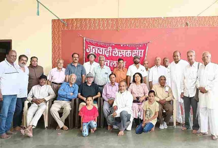 कालजयी रचनाकारों ने रचनात्मक लोकतंत्र को मज़बूत किया, जनवादी लेखक संघ ने गीतकार शैलेंद्र और व्यंग्यकार परसाई को याद किया