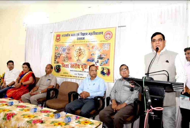 युवा उत्सव शुरू : जीवन में आगे बढ़ने के लिए हार-जीत के अंतर को यहीं छोड़कर लक्ष्य बनाएं- करमचंदानी