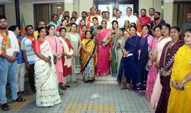 रात 12 बजे तक जश्न : विधायक चेतन्य काश्यप के पुनः भाजपा प्रत्याशी घोषित होते ही रतलाम में हुई आतिशबाजी, कार्यकर्ताओं ने एक-दूसरे को खिलाई मिठाई