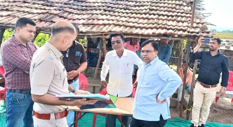 मिशन इलेक्शन 2023 : कलेक्टर सूर्यवंशी ने एसपी लोढ़ा के साथ इंटर स्टेट चैक पोस्ट का किया निरीक्षण, बांसवाड़ा कलेक्टर व एसपी के साथ सुरक्षा प्रबंधों पर की चर्चा