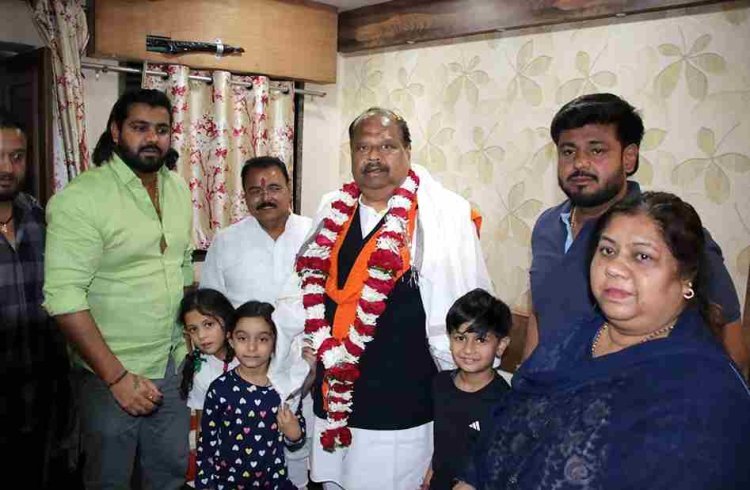 भाजपा प्रत्याशी चेतन्य काश्यप का नारायण पहलवान परिवार ने किया स्वागत, भाजपा नेता महेंद्र कोठारी एवं परिवार ने दी जीत की अग्रिम शुभकामनाएं