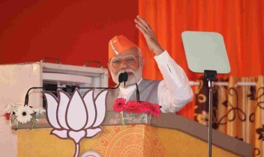 अभी एक-दूसरे के कपड़े फाड़ रहे, मौका मिला तो जनता के भी फाड़ देंगे कांग्रेसी, प्रैक्टिस चल रही, 3 दिसंबर बाद असली सिर फुटौव्वल होगी- नरेंद्र मोदी