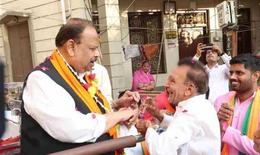 ये भरोसे की मुस्कान है : भाजपा प्रत्याशी चेतन्य काश्यप ने वार्ड 25 और 42 में किया जनसंपर्क, क्षेत्रवासियों बरसाया प्रेम