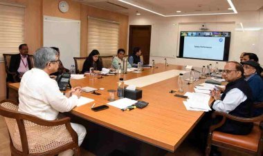 रेल मंत्री अश्विनी वैष्णव ने भारतीय रेलवे के सेफ्टी पहलुओं की समीक्षा की, पाक्षिक सेफ्टी कार्ययोजना बनाने के दिए निर्देश